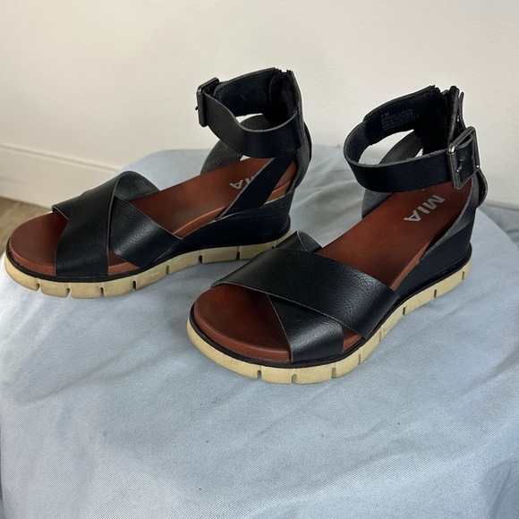MIA Wedge Sandals size 7 - Picture 1 of 8